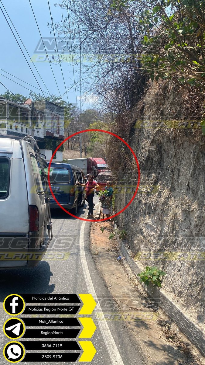 🔴 #TraficoGT | Transporte pesado atorado en ruta a Los Ocotes #Zona25, por el momento el tránsito se encuentra paralizado. ⚠️

📷: Marlon B.