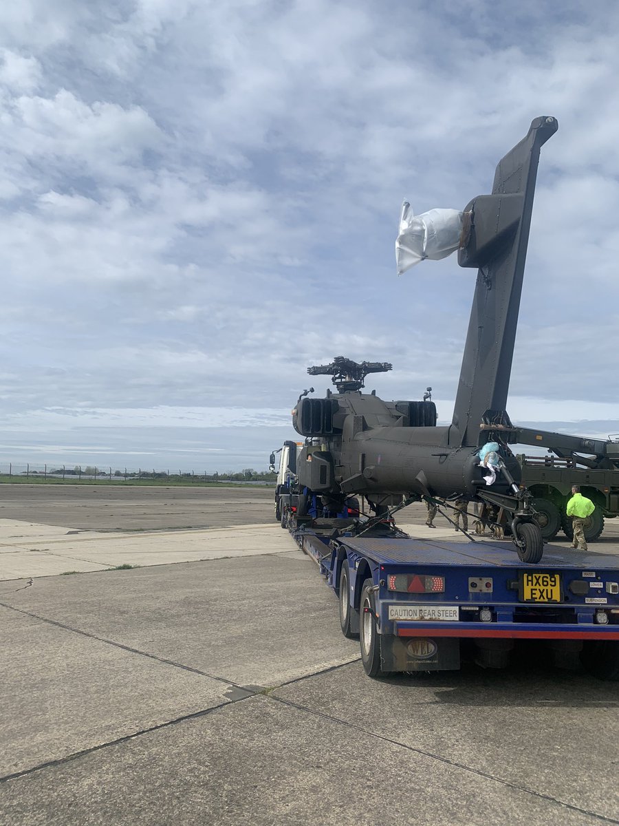 SAAE_Lyneham's tweet photo. 2 more Apaches arrived today. We now have 4 which means… all our initial trade training will soon be on Apache Mk 1. 
#excitingtimes 
#achievingexcellence https://t.co/htzPdiODvP