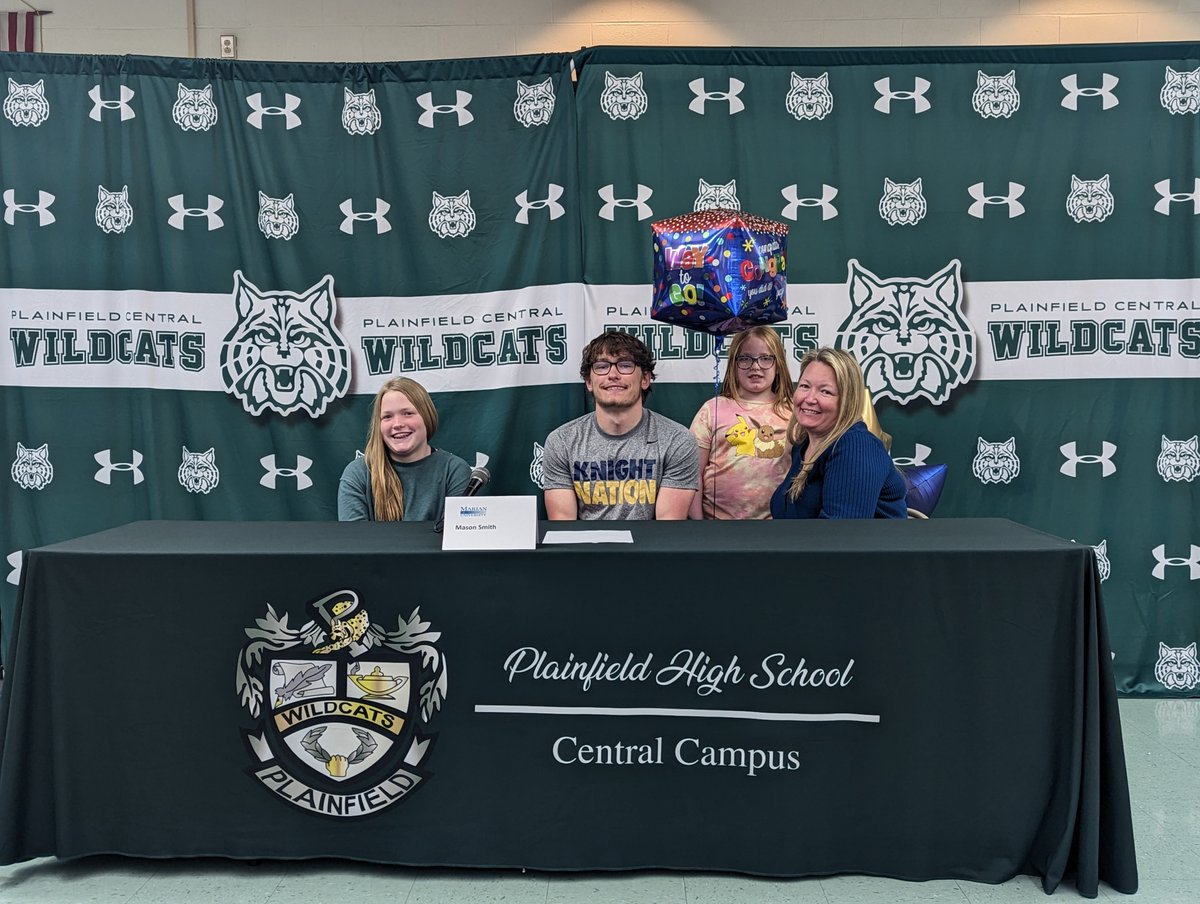 Congratulations to @masonsmith2024 on signing with <a href="/MarianUFootball/">Marian Football</a> to continue his football career!
#SHIELD #IAM