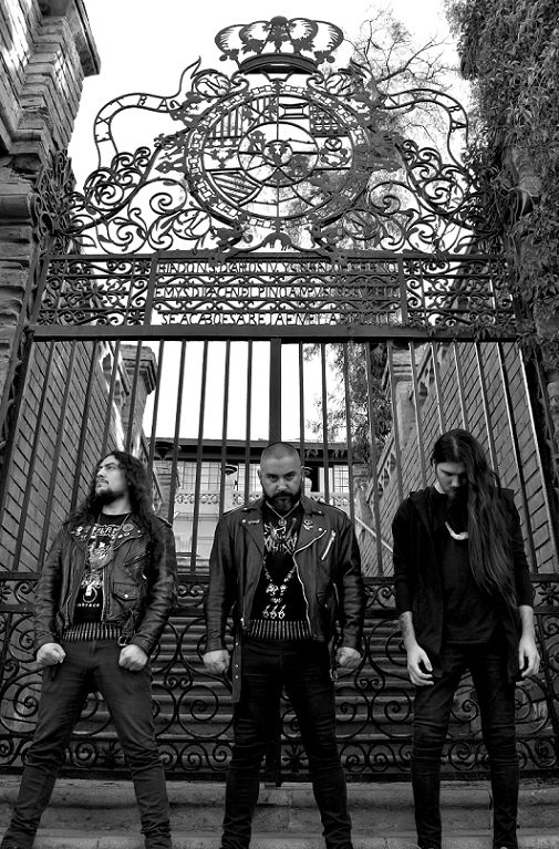 Uttertomb 
#deathmetal #doommetal 🇨🇱
pulverised.bandcamp.com/album/nebulas-…