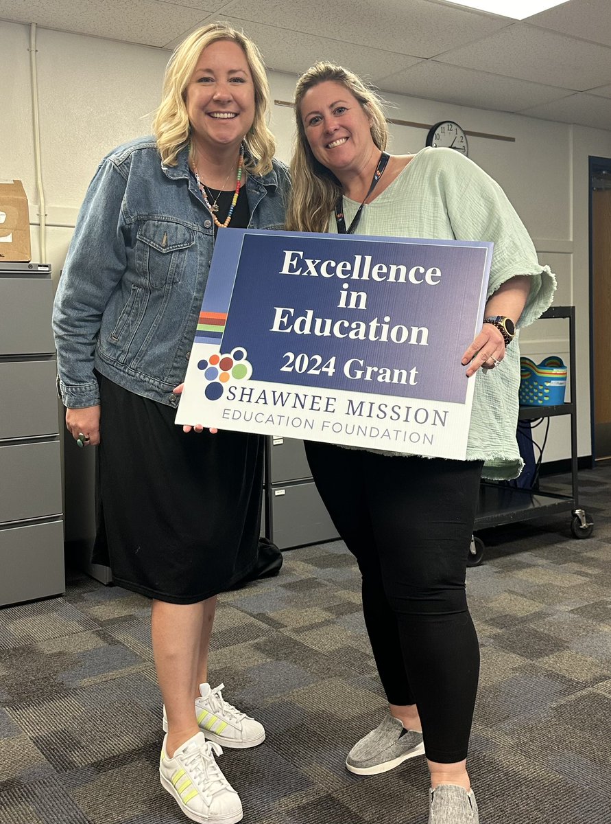 I love visiting amazing educators like Tomi Hitt @Arrowhead512 who received an @theSMEF Excellence in Education Grant! Congrats Tomi, thanks for letting me visit you and your awesome students!!