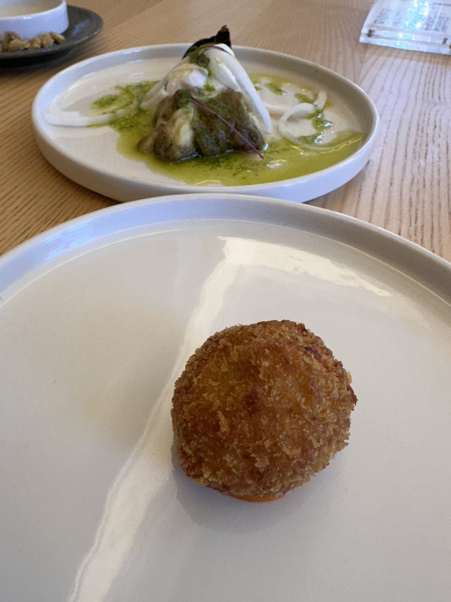 abreunvinito's tweet photo. Buen menú en @villaindiano #burjasot @pacolonso @CulturaAlmuerzo @esmorzador @cacauencorfa
@Robotin__ @vinglada @dilgogi @vinoWineEs @verema @cocadepanses @JavierVinyuelas @jopesilver @manolomata @JesusDeBarqueta @blanquita_1983
@cacau_dor @valmorzar
@almorssaret_man https://t.co/5SddPB8Ns7
