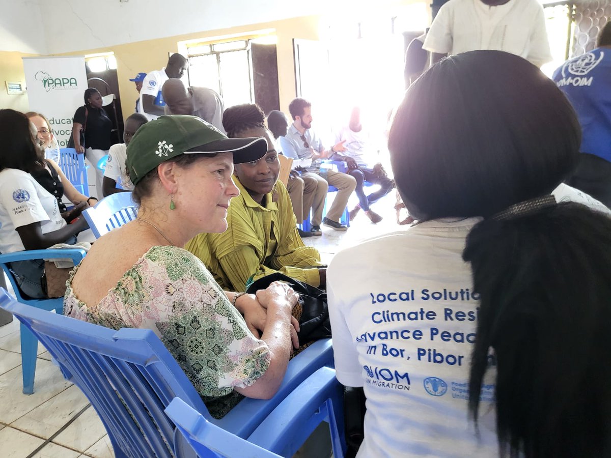 UNPeacebuilding's tweet photo. 📍South Sudan🇸🇸
Young women and men support peace processes in the world's youngest country! 
Peacebuilding Fund partners met with youth peace ambassadors in Malakal during a consultation on the drafting of the National Youth, Peace, and Security Strategy. https://t.co/9xLp64n2WB