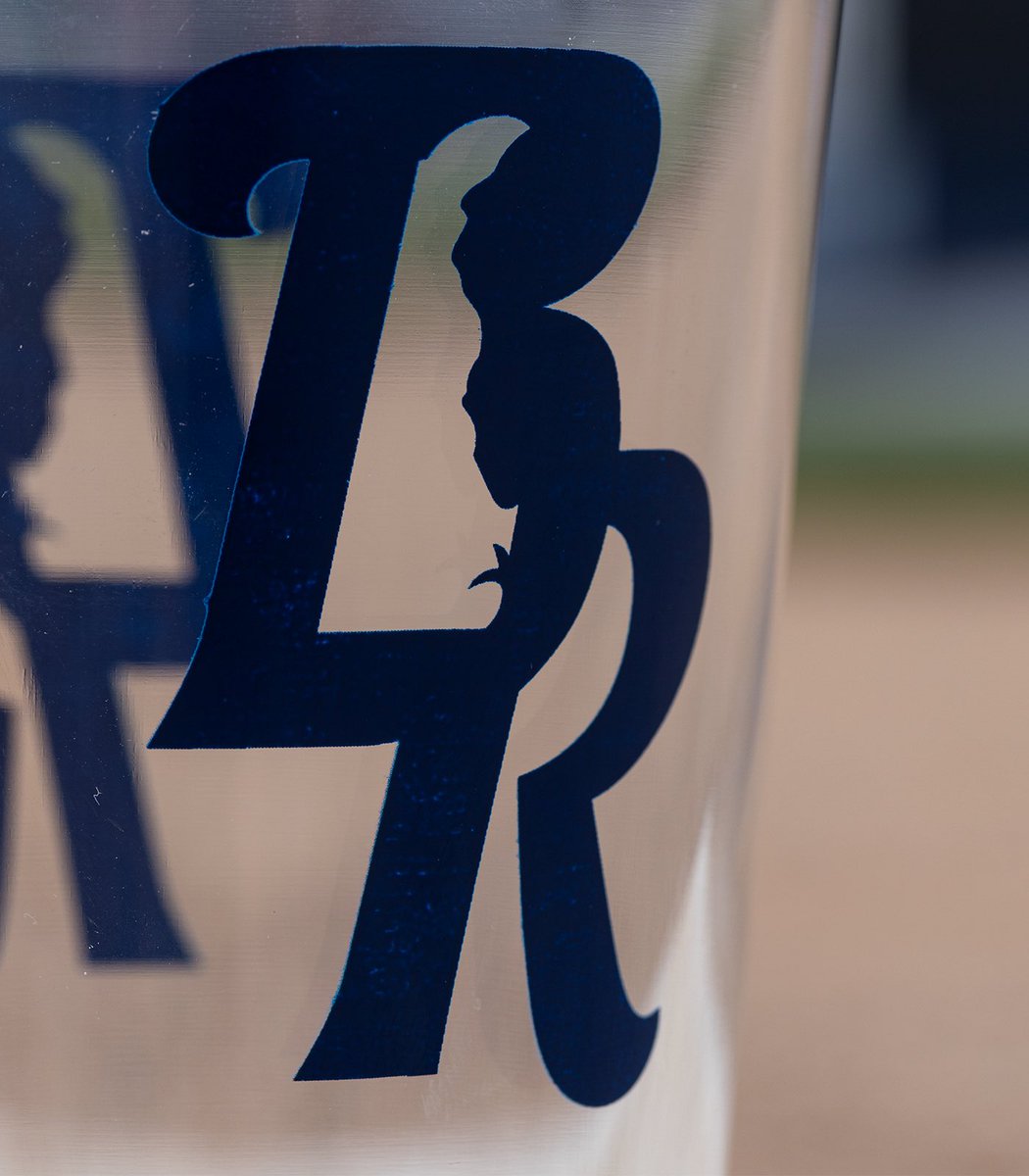 First 𝟓𝟎𝟎 fans through the gates tonight will receive this 𝐁𝐑 Pint Glass❗️ 🎟️🔗 atmilb.com/3PY4YgE