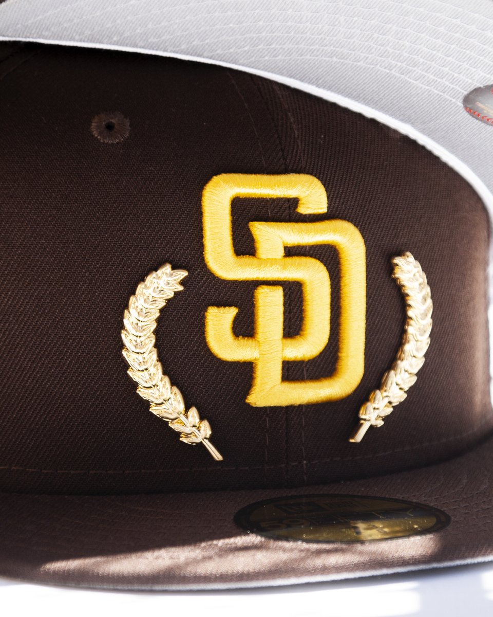 BillionCreation's tweet photo. Hey cap collectors! Check this New Era San Diego Padres Gold Leaf Fitted features an embroidered Padres logo and leaf pins.

Live now at https://t.co/AfA8dZTK7U!

#newera #fittedhats #padres #sandiegopadres #mlb #baseball #hatspins #capcollectors #mlb #baseball #petcopark https://t.co/RQmjeb42wp