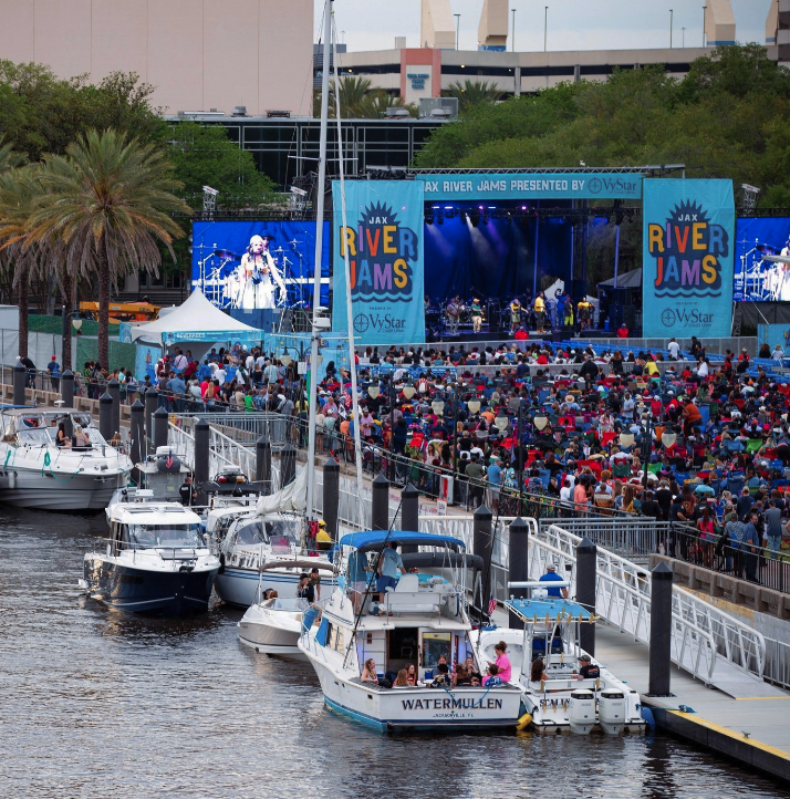 folioweekly's tweet photo. Free this evening? Make your way down to River Front Plaza for the third round of Jax River Jams with Earth Gang, presented by Vystar Credit Union! This is an event you won't want to miss!๐ค๐ต๐ชฉ๐บ
#freeconcert #jacksonville #altweekly #magazine https://t.co/64MVG9SREv
