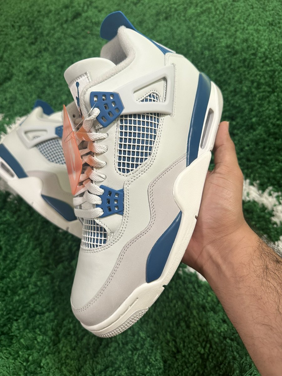 torresjavier6's tweet image. MILITARY BLUE 4 #nike #retro4
