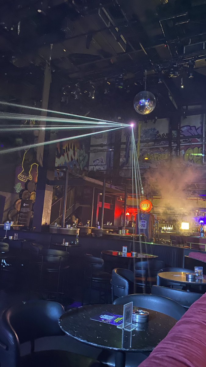 Emily_CESS's tweet image. I have tears in my eyes when  co-founder of #CESS Nick speaking on the stage.