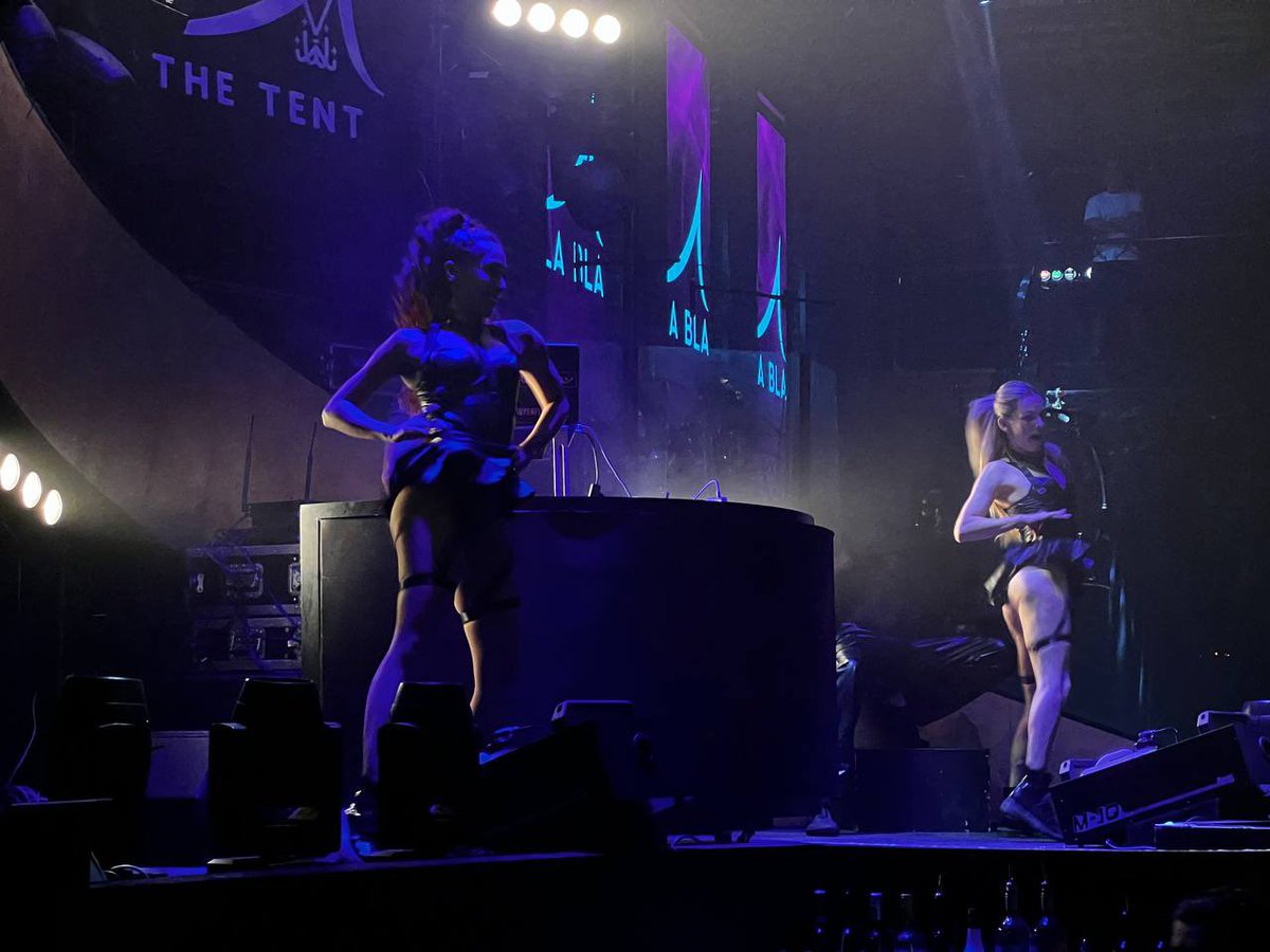 Emily_CESS's tweet image. I have tears in my eyes when  co-founder of #CESS Nick speaking on the stage.