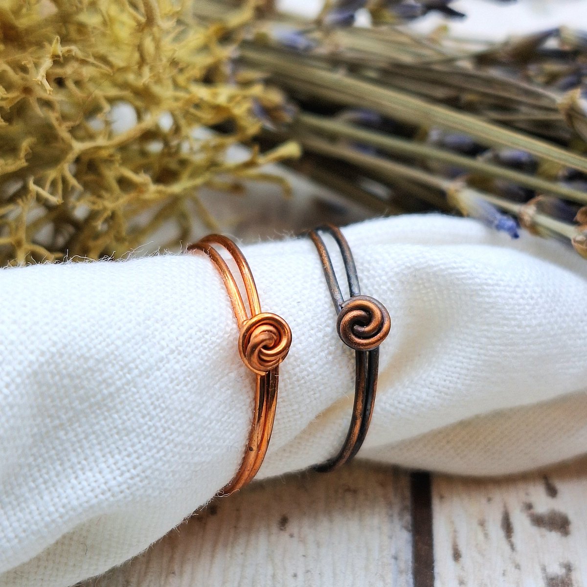 My simple copper rose twist stacking rings. Left is pure copper, right version has been oxidised and polished.

#copperjewelry #wirewrappedjewelry #gemstonejewelry #jewelleryartist #ringsandthings #rings #stackingrings #copperrings #rose #rosedesign #thetwistedkitty #witch