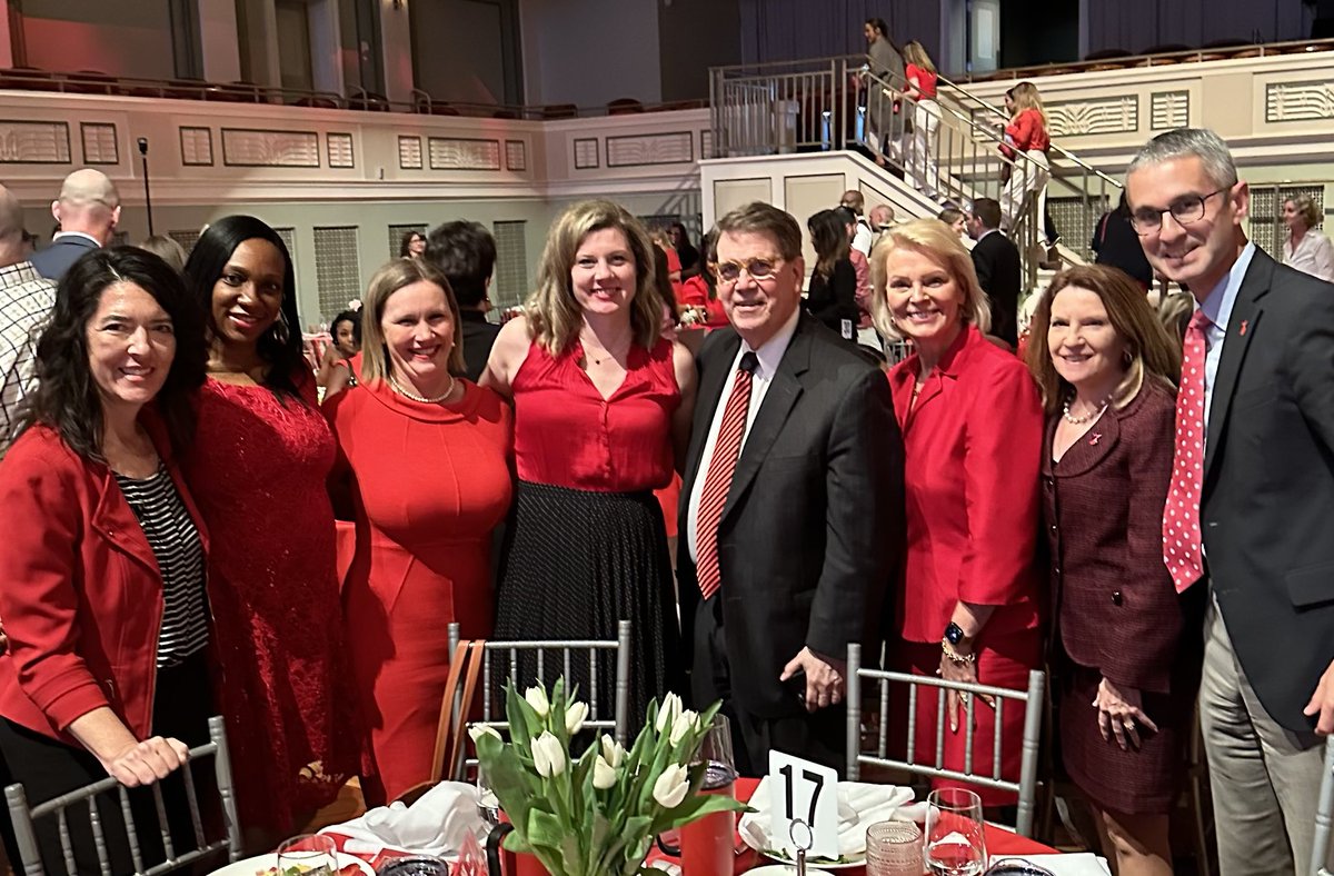 The ⁦@VUMChealth⁩ Women’s Heart Center is proud to be a part of the solution to improving heart care for women! #AHAGoRed #teamwork