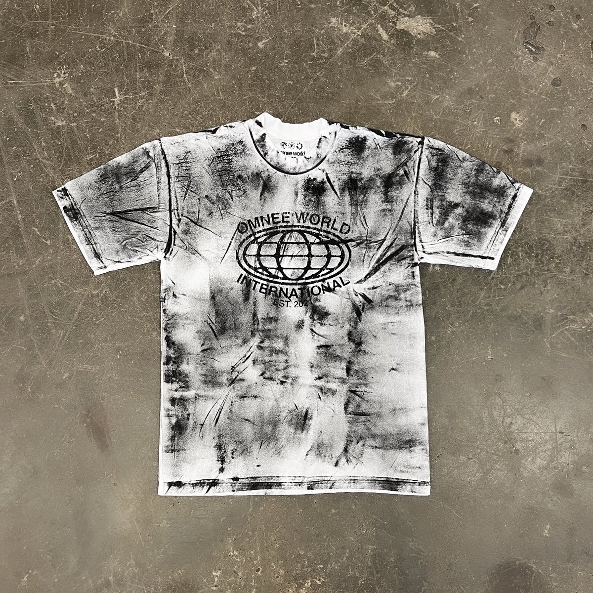 omneeworld's tweet photo. new painted t shirts. releasing tomorrow 🎨 https://t.co/R8xOFfDfjM