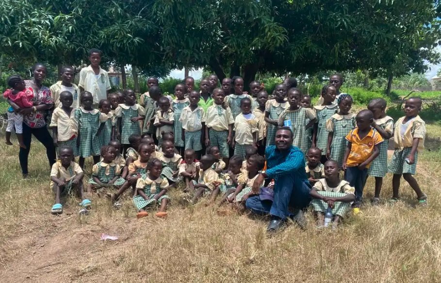 CHAPTER UPDATE: World Faith Nigeria’s School Campaign on Peace have trained 100 students to become Peace Champions, established school clubs, and provided guidance for educators and the Parents Teachers Association. Go team!