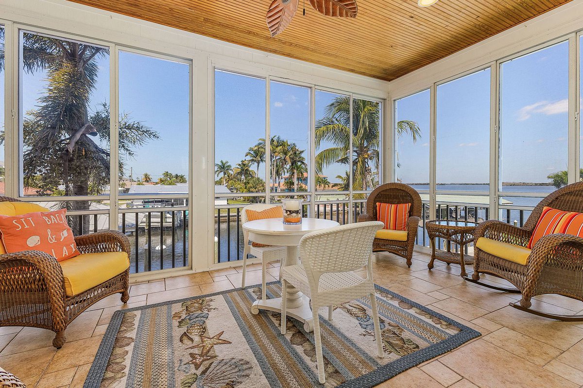Just hit the market! This incredible waterfront pool home is the very best of Matlacha. brianwacnik.com/d8qyijkh #brianwacnik #boldninja #Matlacha #poolhome #waterfrontproperty #capecoralrealestate #realtor #airbnb #vrbo #incomeproperty