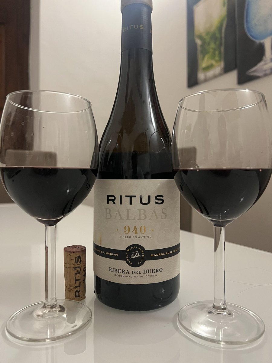 joseipb77's tweet photo. RITUS 2019
75% Tempra 15% Merlot
👏👏👏👏👏👏👏👏👏👏👏🍷🤩
Espectacular🙌
#vino #españa #riberadelduero #balbas #fincalamalata #lahorra #burgos #vinrouge #vinotinto https://t.co/4ADssBTmbq
