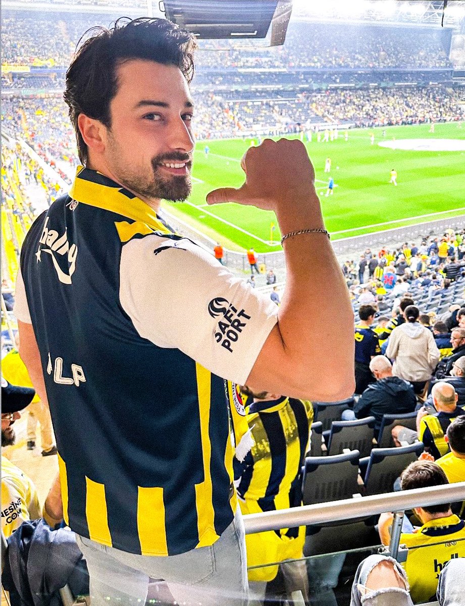 Fenerbahçe maçında. 💥hayırlı uğurlu olsun Alp bey 💪⚽ @AlpNavruz #AlpNavruz