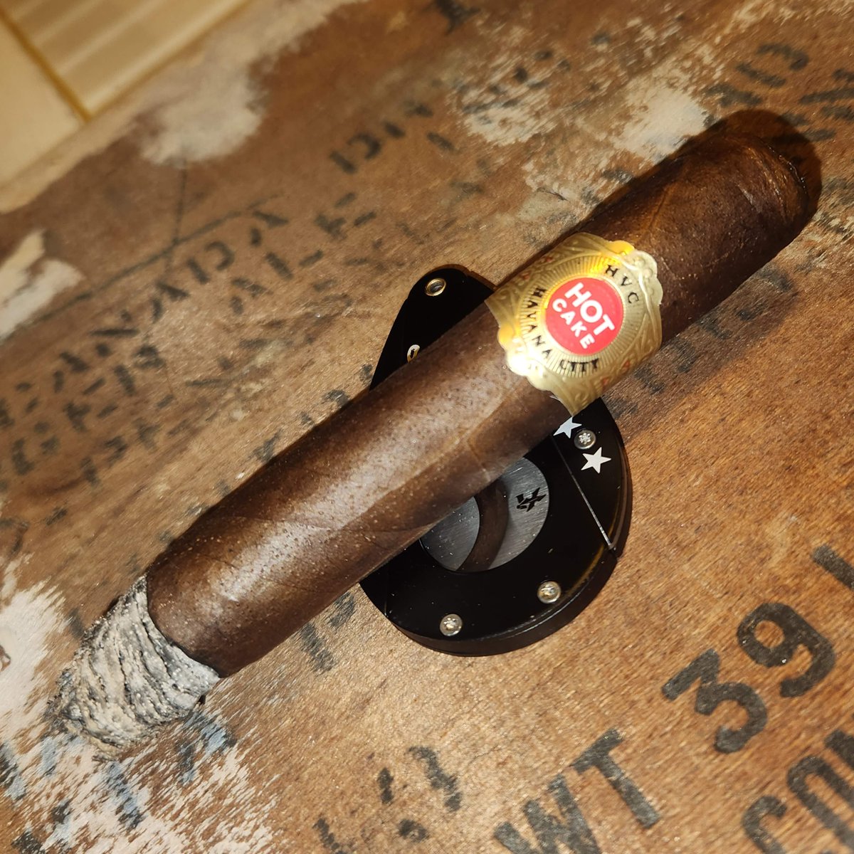 John's enjoying a nice @HVCCigars Hot Cake today. Medium-bodied, dark-leaf flavor of cocoa, coffee, and rich spices. Mexican San Andres Maduro wrapper over three different varietals of Corojo 2006 Maduro tobaccos in the blend’s core. #cigar #cigars