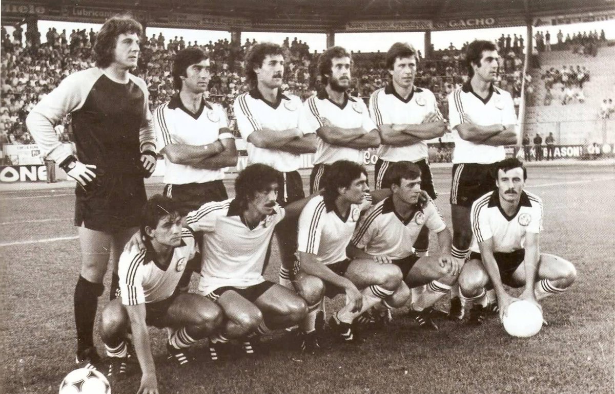#UDSalamanca 1980/81. D'Alessandro, Enrique, Adam, Teixidó, Bustillo y Tomé Peñín, Juanito, Escribano, Ito y Mateos.