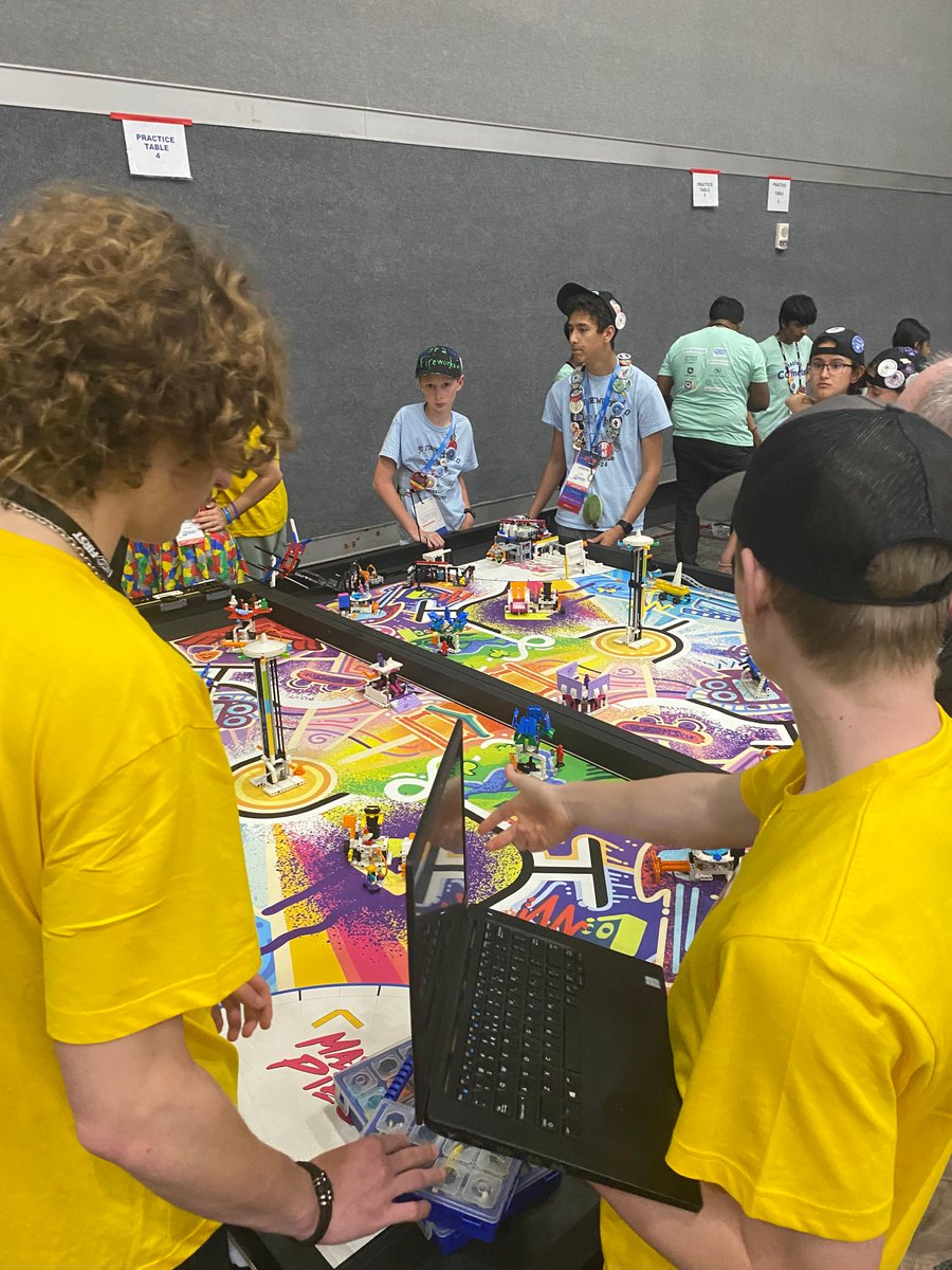 firstlegoleague tweet picture