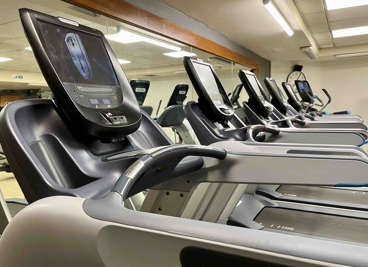 You know where the flight deck is tonight, yes it’s #gym night in the #city and tomorrow it’s Friday so all jobs done and ready for the last day at the desk? If you need your own better #office options find us! ow.ly/FYmY30mtrYV #eastmidsheadsup