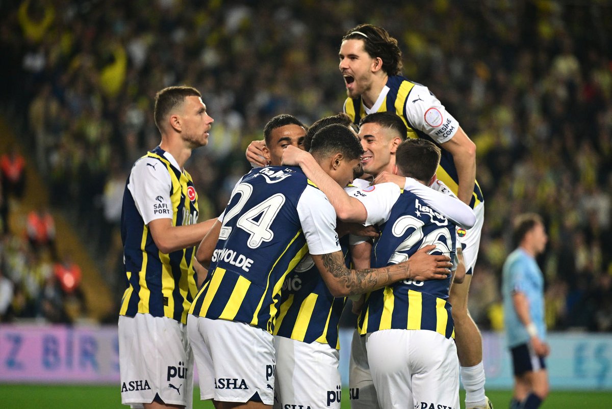 Kadıköy'de muhteşem gol geldi! Fenerbahçe 1-0 Olympiakos #Fenerbahce #ShowAnaHaber