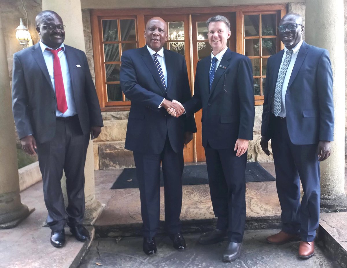 World Vision Lesotho met His Majesty King Letsie III, joined by @markturekkelly, @snorgah & James Chifwelu. His pledge to deepen partnerships with World Vision in tackling hunger & malnutrition reflects a shared commitment to improving nutrition outcomes in Africa. #Enough