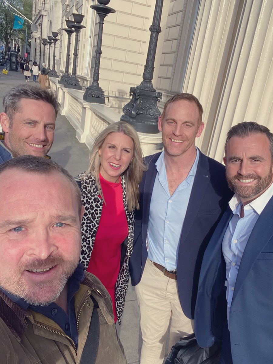 ❤️Great meeting up with this bunch of legends this evening. 🇦🇫 United by a shared service of Afghanistan. 💪Doing great things across business, Defence, podcasting, the third sector, public speaking, Invictus… to name but a few. Great people! #veterans