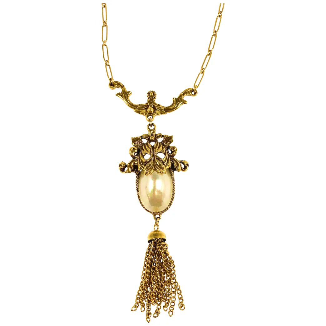 Goldette Victorian Revival Style Goldtone Imitation Pearl Necklace
#rubylane #vintage #retro #necklace #designer #hautecouture #giftideas #jewelryaddict #vintagebeginshere #givevintage #valentinesday2024
rubylane.com/item/136230-E1…