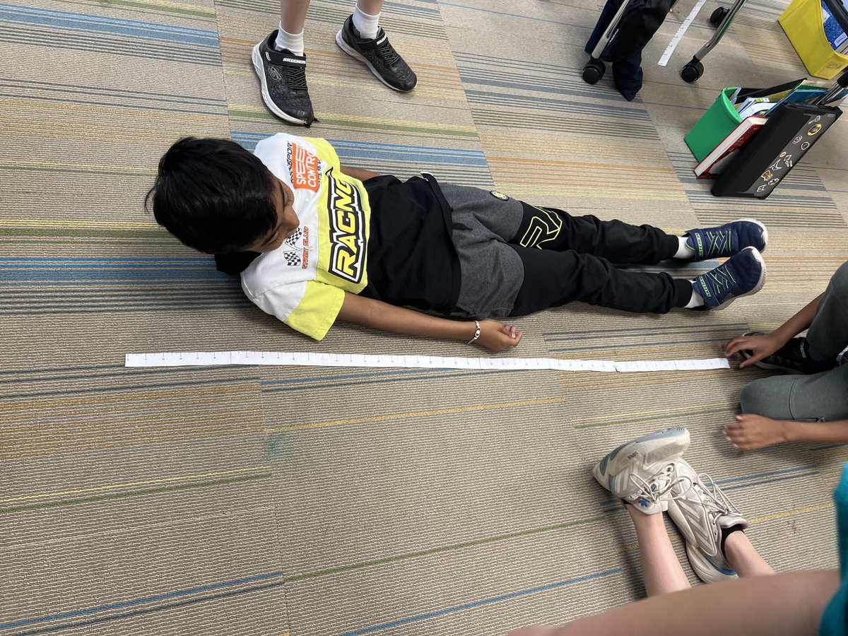 How do we become masters of measuring? By sizing our friends of course!! 😂 #handsonlearning ⁦@HortonsCreekES⁩ ⁦@wcpssmathelem⁩