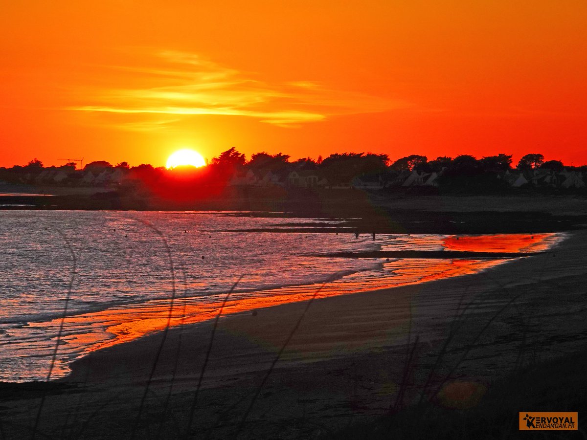 Fin d'une belle journée à Kervoyal et alentours📷 #kervoyal #damgan #miamorbihan #morbihan #rhuystourisme #marquebretagne #bzh #bretagne #bretagnetourisme #visitbretagnesud #sensationbzh #sunrise #sunset