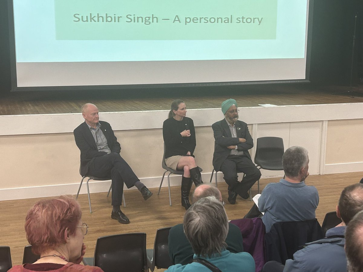 A pleasure to host the Altrincham Interfaith group along with <a href="/WeAreGMCR/">GMCR</a> at school tonight to celebrate and information share around our solar panel project. Thanks to our CFO, Gemma Tunstall, for organising and to Miss Tierney’s eco-committee for presenting. #proudtobeWelly