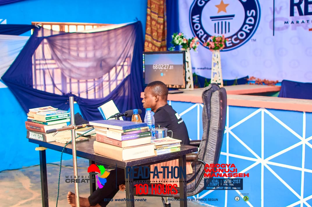 JollyJerry10's tweet photo. 80 HOURS and counting, the support and cheers are something else.
160 Hours Read-a-thon 
We keep Going 1:10 minutes Gone 
#Dollar 
#Davido
#PastorpaulEnenche
#WeafricaCreate #160HoursReadAThon
#AsogyaWunujiManasseh
#GuinnessWorldrecord 
#BruceLehrmann 
#GetInvolvedNow https://t.co/XCvah5isny