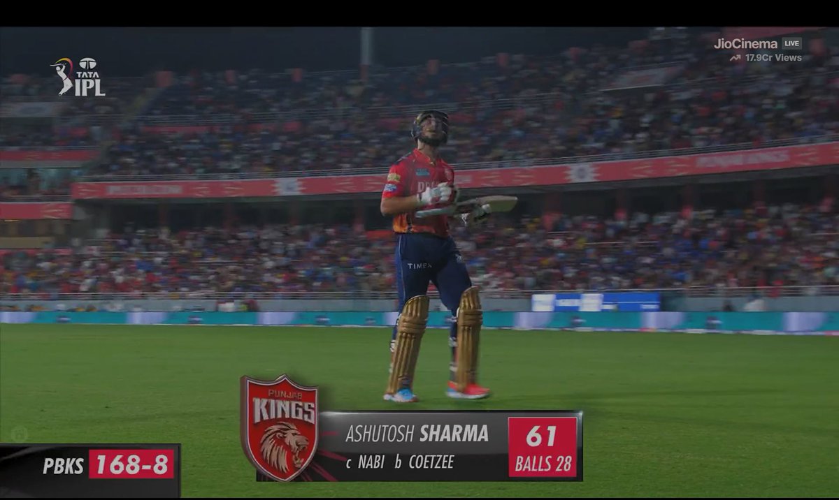 WHAT A INNING BY ASHUTOSH SHARMA BEST OF LUCK 🤞☺️ 61/28 THE WHOLE STADIUM STANDING FOR ASHUTOSH SHARMA ... 👏 #IPL2024