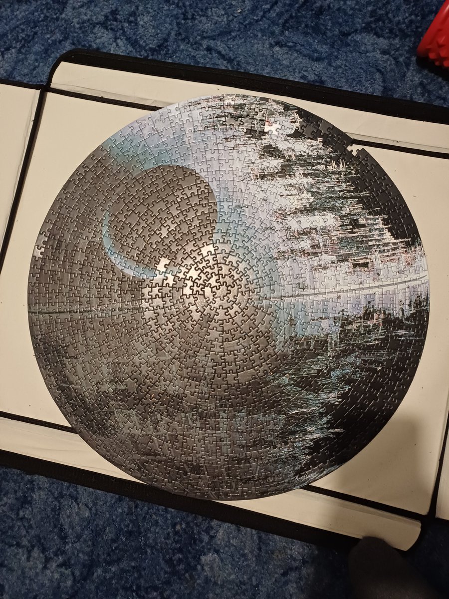 BotMom1's tweet photo. @ridleysgames Hiya, I purchased this jigsaw a couple of weeks ago from Waterstones, but I'm missing a piece! Can someone please contact me to send me a replacement  😢 but it is a stunning puzzle https://t.co/eSdCc7hMvS