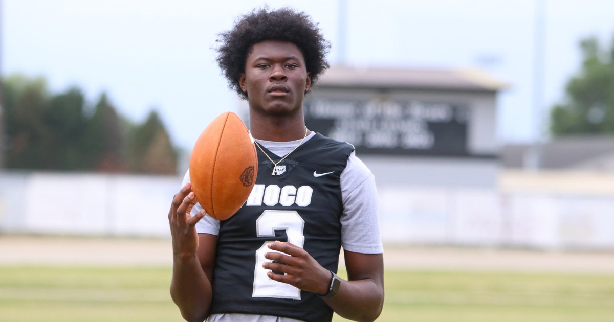 #Memphis got 4-star QB Antwann 'AJ' Hill on campus for the first time recently and the Tigers are making a move for the talented signal caller. More: on3.com/news/memphis-i… (On3+)