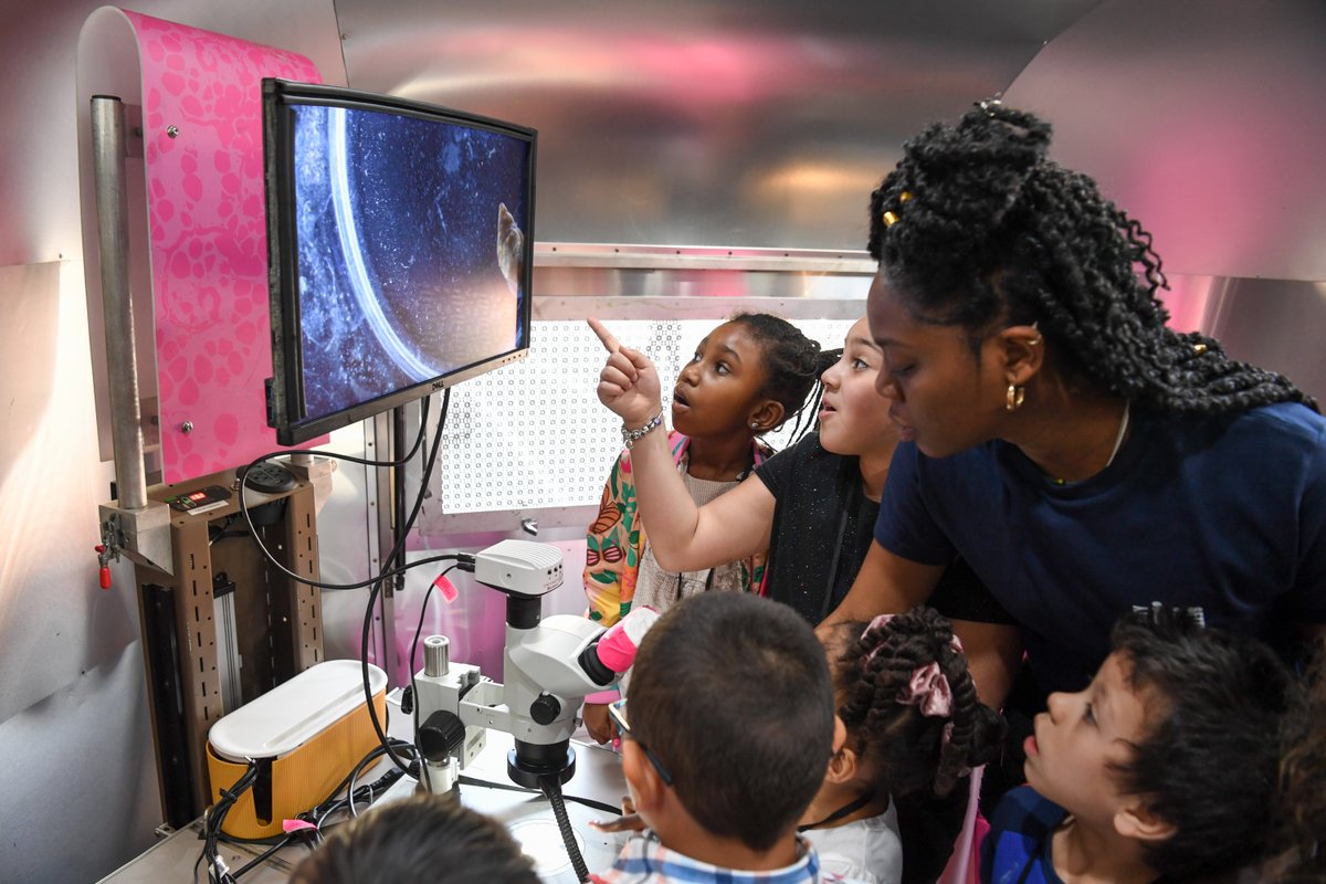 We know you want more BioBus, and we do too! We’re urging New York State electeds to increase our funding in the state budget. We need NYS to invest in the students of today and the future of science.