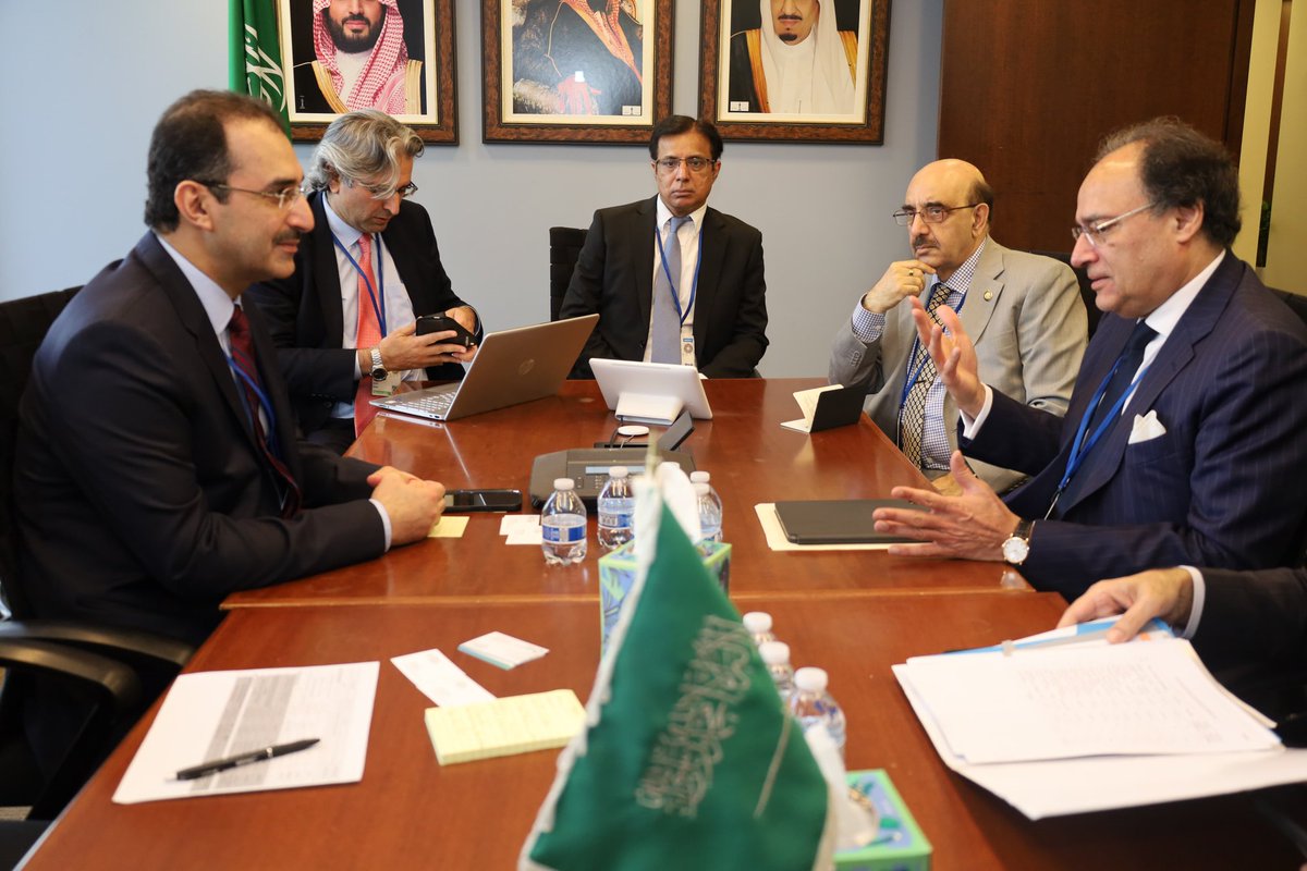 Finance Minister, Mr. Muhammad Aurangzeb, met with Sultan Abdulrahman Al-Marshad, CEO Saudi Fund for Development (SFD). Briefed him about his recent visit to Saudi Arabia & that of Saudi delegation to Pakistan during this week. (1/2)