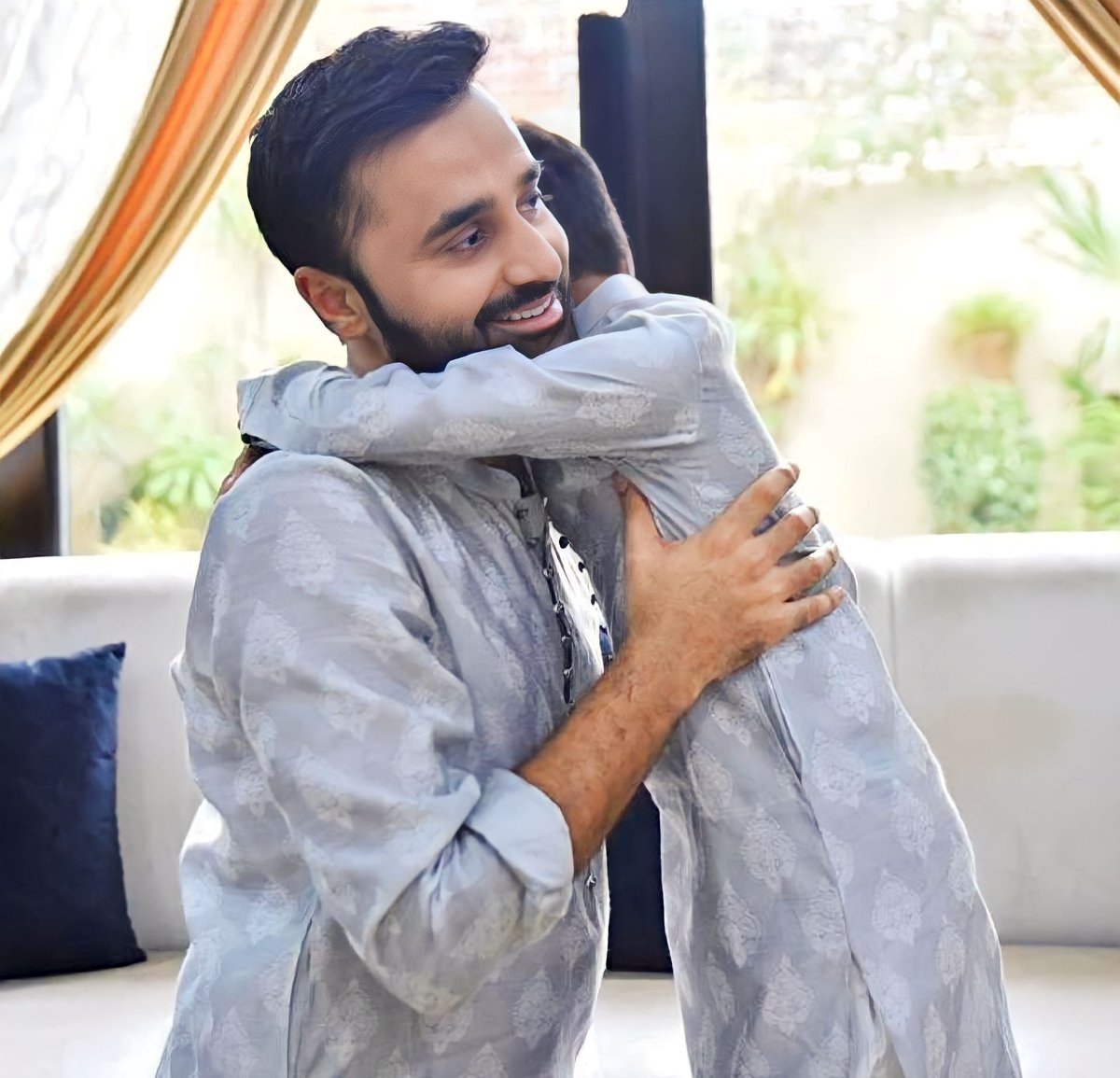 Happy Birthday to Adil Abbas <3

I pray that Allah bless Adil Abbas with happy, long, successful life and May Allah always protect him. Ameen

@WaseemBadami 
#HBD_JuniorBadami