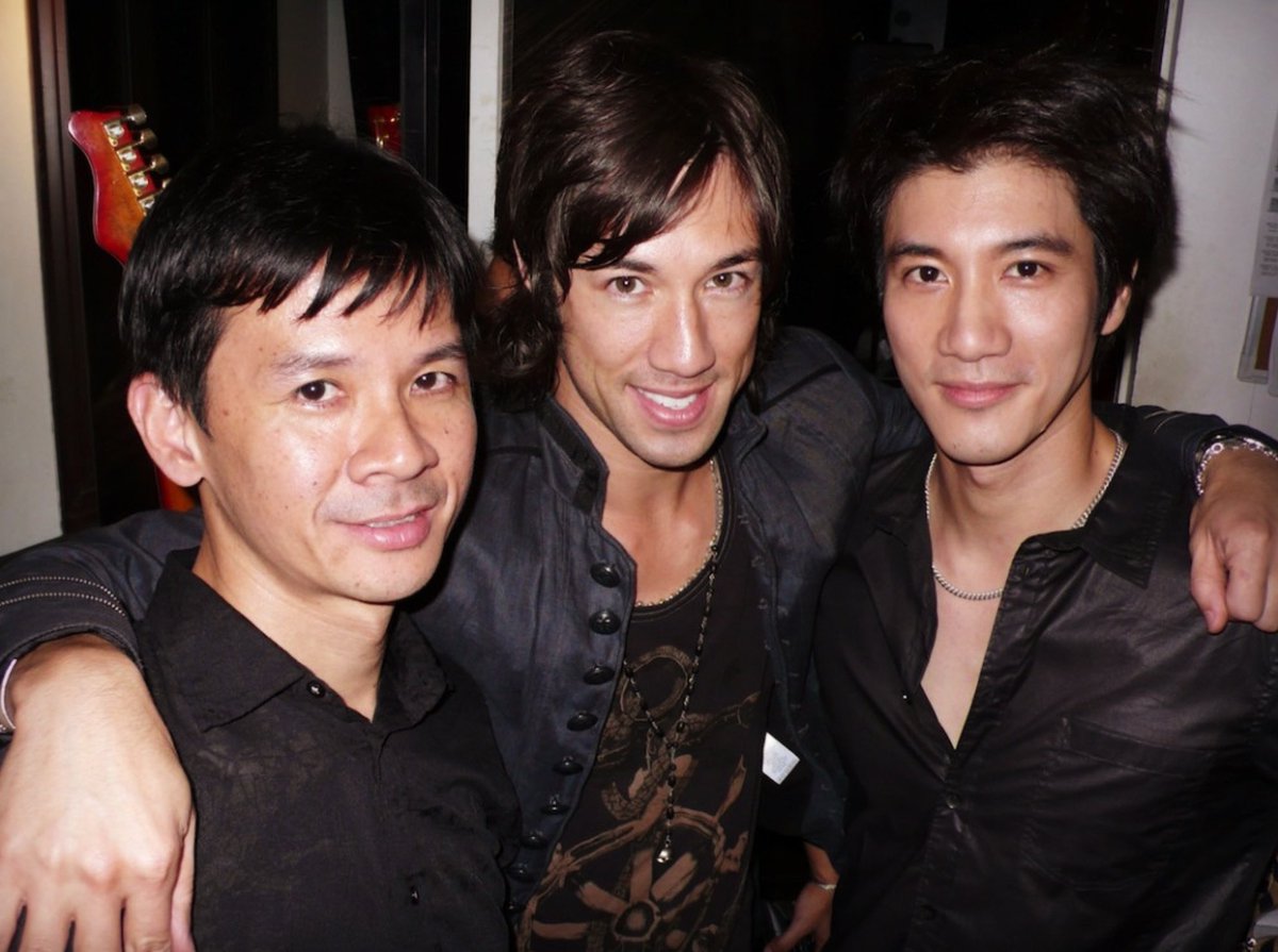 #tbt … with superstars Kheng Long Goh and @wangleehom 🎶 #hotpot (circa 2010)