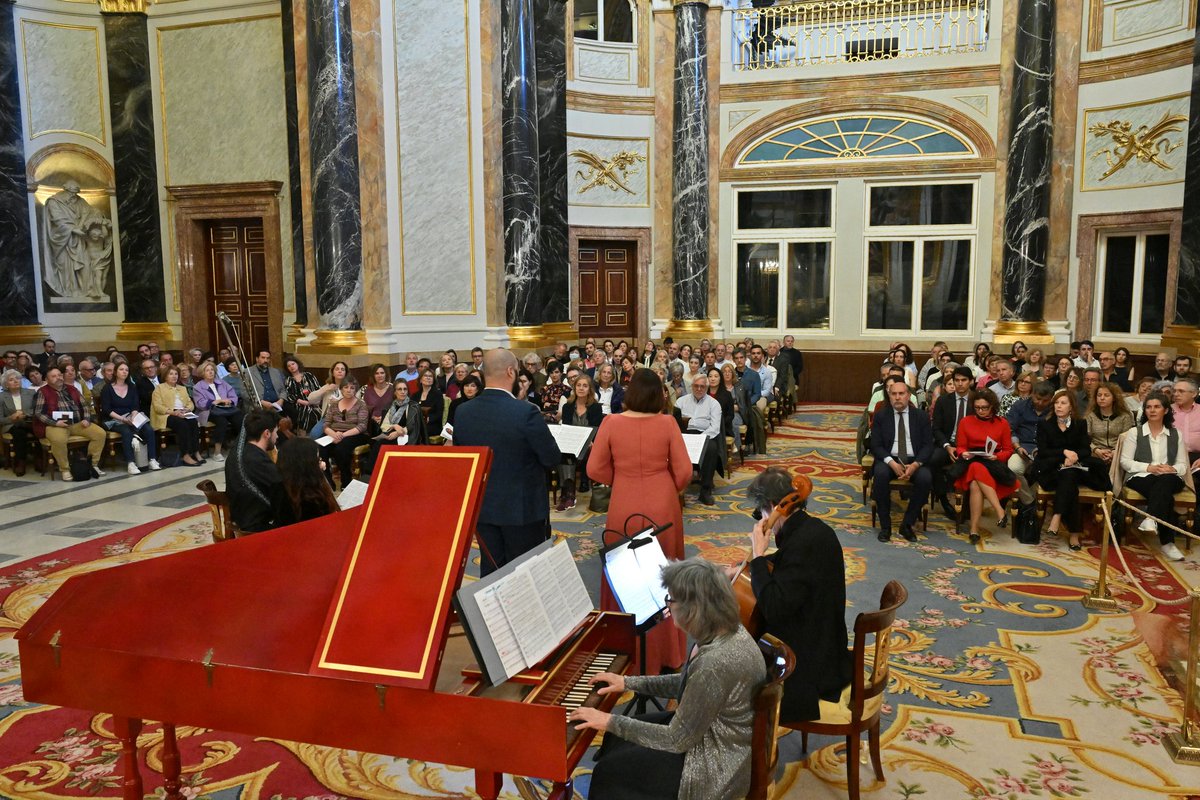 🙌Así se ha vivido hoy el concierto de Regina Iberica. Con ellos comienza el Ciclo de Música en la Corte: Barroco en Palacio, que tendrá lugar en el #PalacioReal de Madrid. ¡Te esperamos el próximo 30 de mayo con La Grande Chapelle en la #RealCapilla! 🎟️ bit.ly/BarrocoEnPalac…