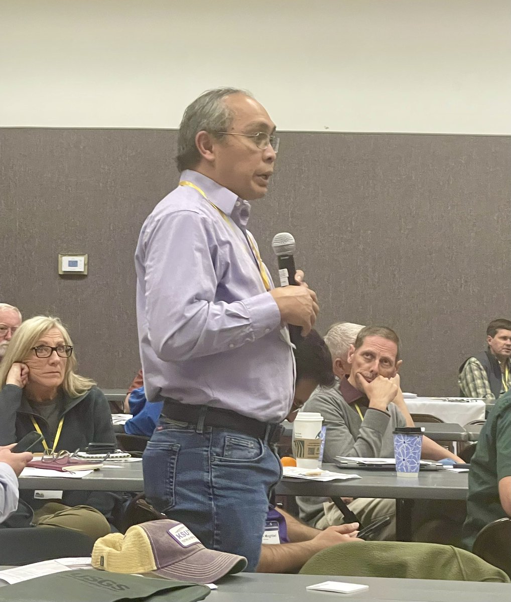RStonemanTuttle's tweet photo. Water quality is the 🔥 topic at the 3rd annual ARKWIN Summit. Reps of local, state, and federal agencies; industry &amp; farmers from CO &amp; KS join together to discuss improvement efforts. Jonathan Aguilar helped answer participant questions about how water quality affects crops. https://t.co/w9i9scWyPJ