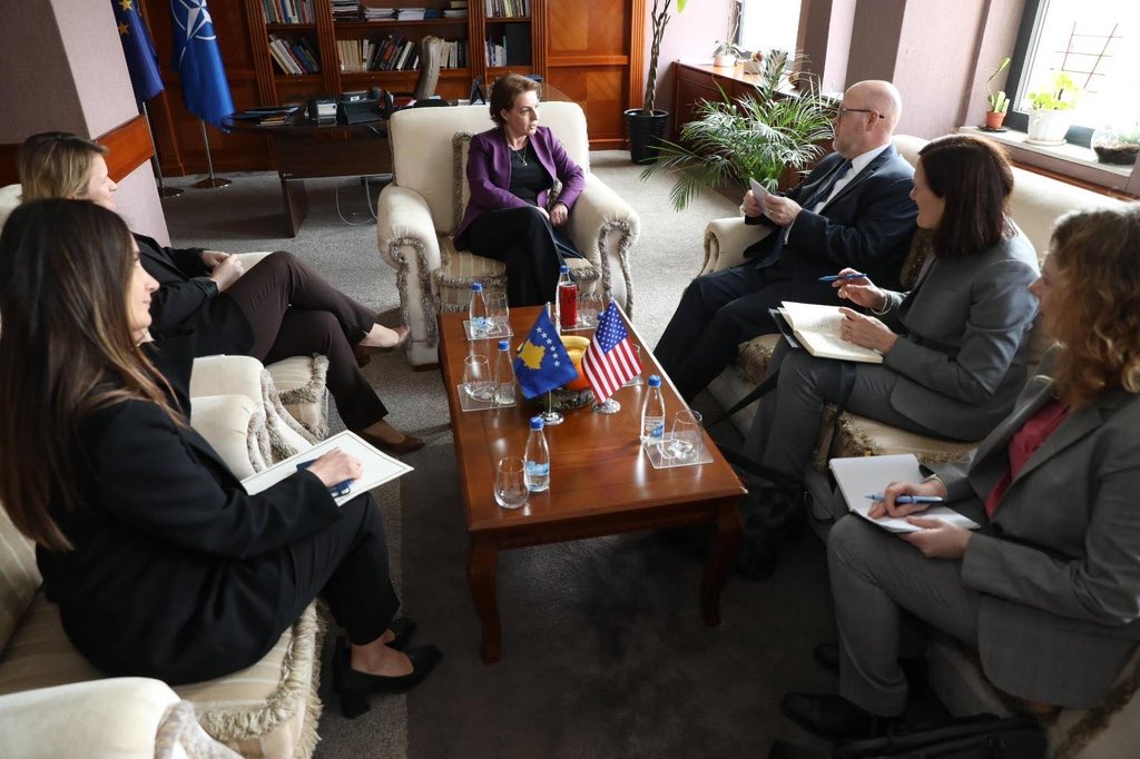 In my regular meeting with 🇺🇸 Ambassador @USAmbKosovo, discussed the recent situation, including arbitrary detentions of Kosova citizens at Serbian border. Emphasized the importance of further strengthening 🇽🇰’s international standing & integration into Euro-Atlantic structures.