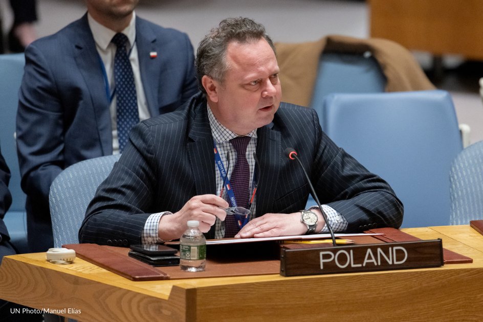 1/2 Dep. FM @AndrzejSzejna during @UN Security Council #MiddleEast debate: ▪️ Expressed 🇵🇱 commitment to deliver humanitarian assistance to Gaza ▪️ Condemned the attacks launched by 🇮🇷 on 🇮🇱 ▪️ Underlined that self-defense must take place in full compliance with international law