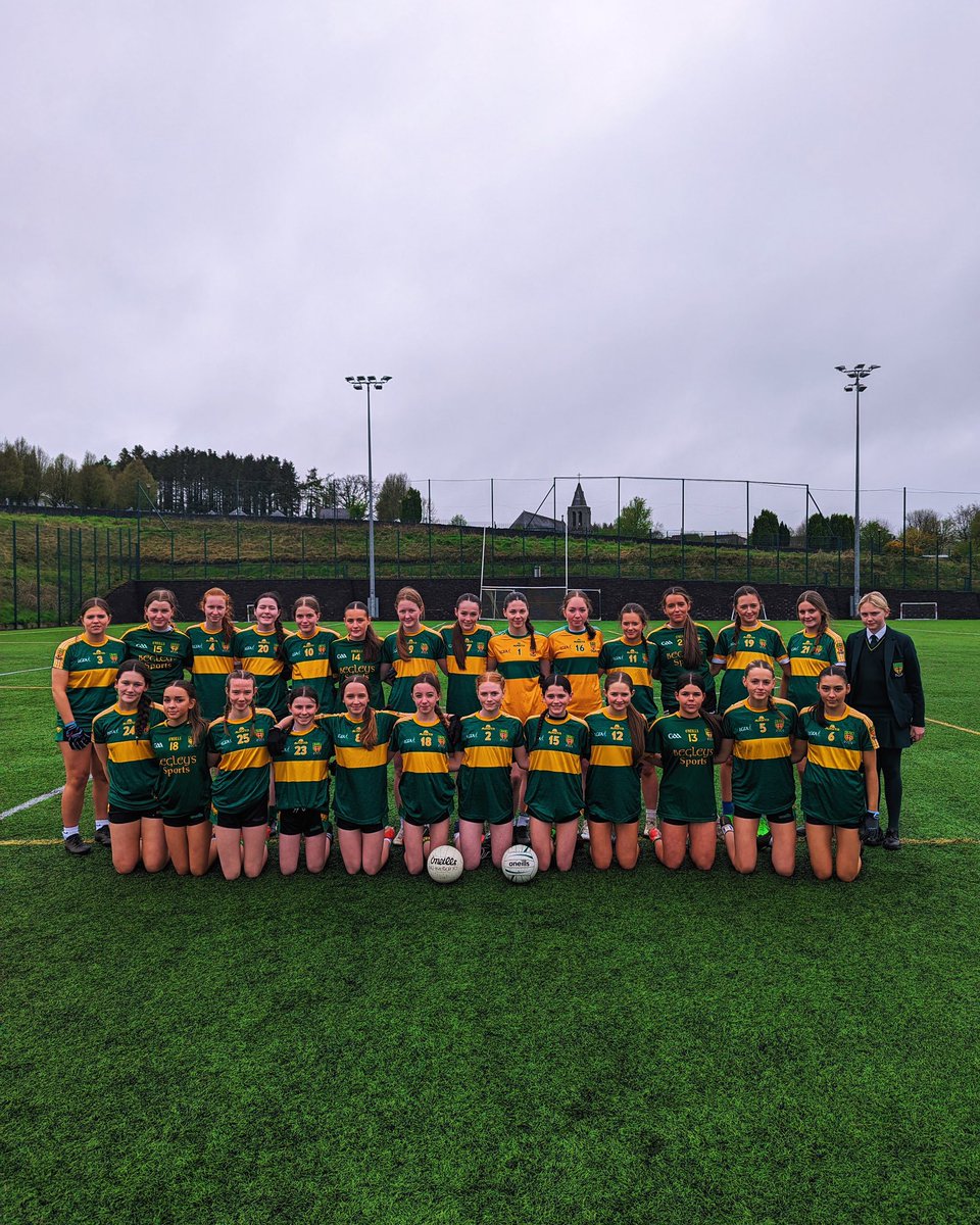 Another victory for our U14 girls today! 🏐 They faced off against Coláiste Cholmcille, Ballyshannon in the group quarterfinal and emerged triumphant with a scoreline of 5-13 to 4-11! 🎉 It was an intense, physical battle throughout - well done ladies! 💪 #Teamwork #Victory