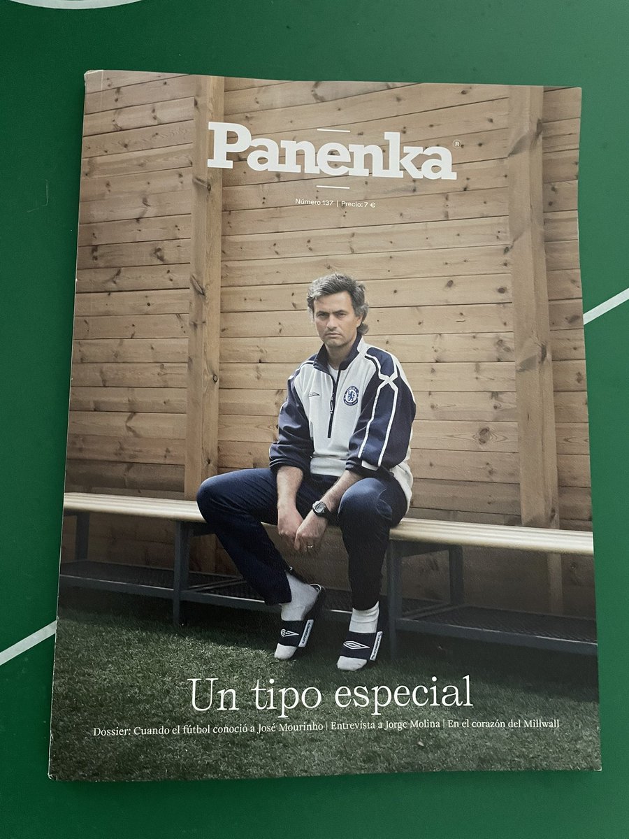 Revista #Panenka137 @RevistaPanenka que chegou em casa.
Será que…?
Não, acho que não…