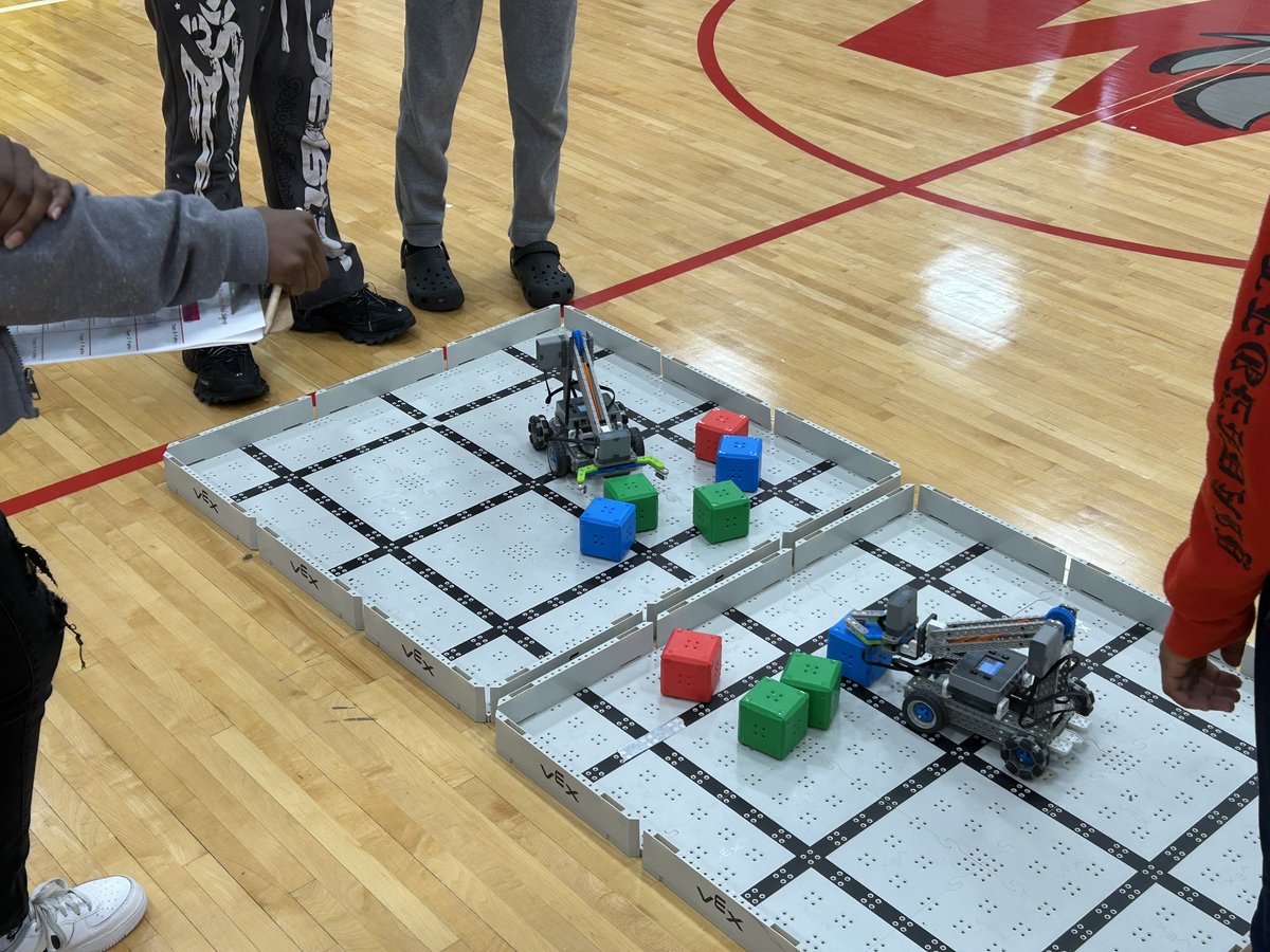 Join us this Saturday for a robotics competition during STEMFest at the Academy for Advanced Studies from 10:00am to 2:00pm. Clubs and teams from @RSE_HCS, @PGE_HCS, @NHE_HCS , @TES_hcs, @PCE_hcs @WMSHCS, @LGMS_HCS, and World Championship bound @OLH_HCS will be showcased!