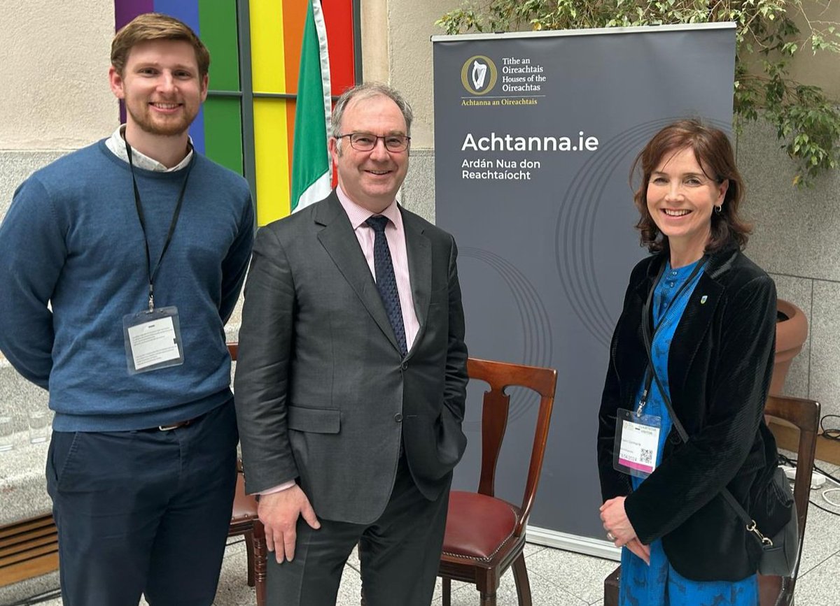 Comhghairdeachas le Rannóg an Aistriúcháin @OireachtasNews ar sheoladh 'Achtanna.ie' inniu. Fiachra Ó Coileáin & Clár Ní Bhuachalla, Gaeltacht UCD, anseo thíos le Proinsias Ó Maolochain BL, Abhcóide Dlí , Barra na hÉireann.