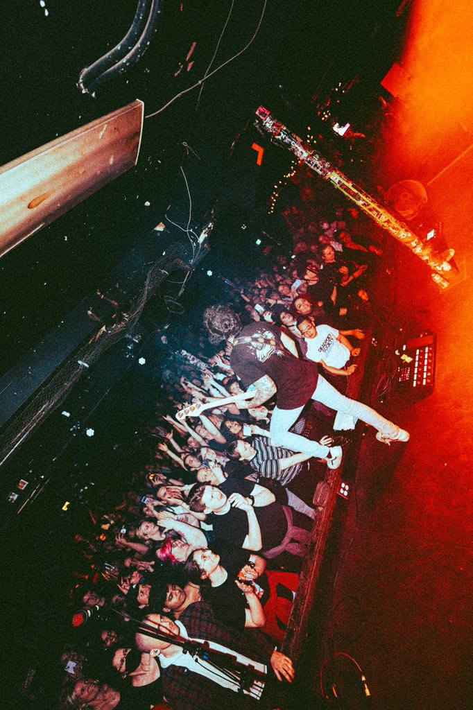 Dead Poet Society tweet media