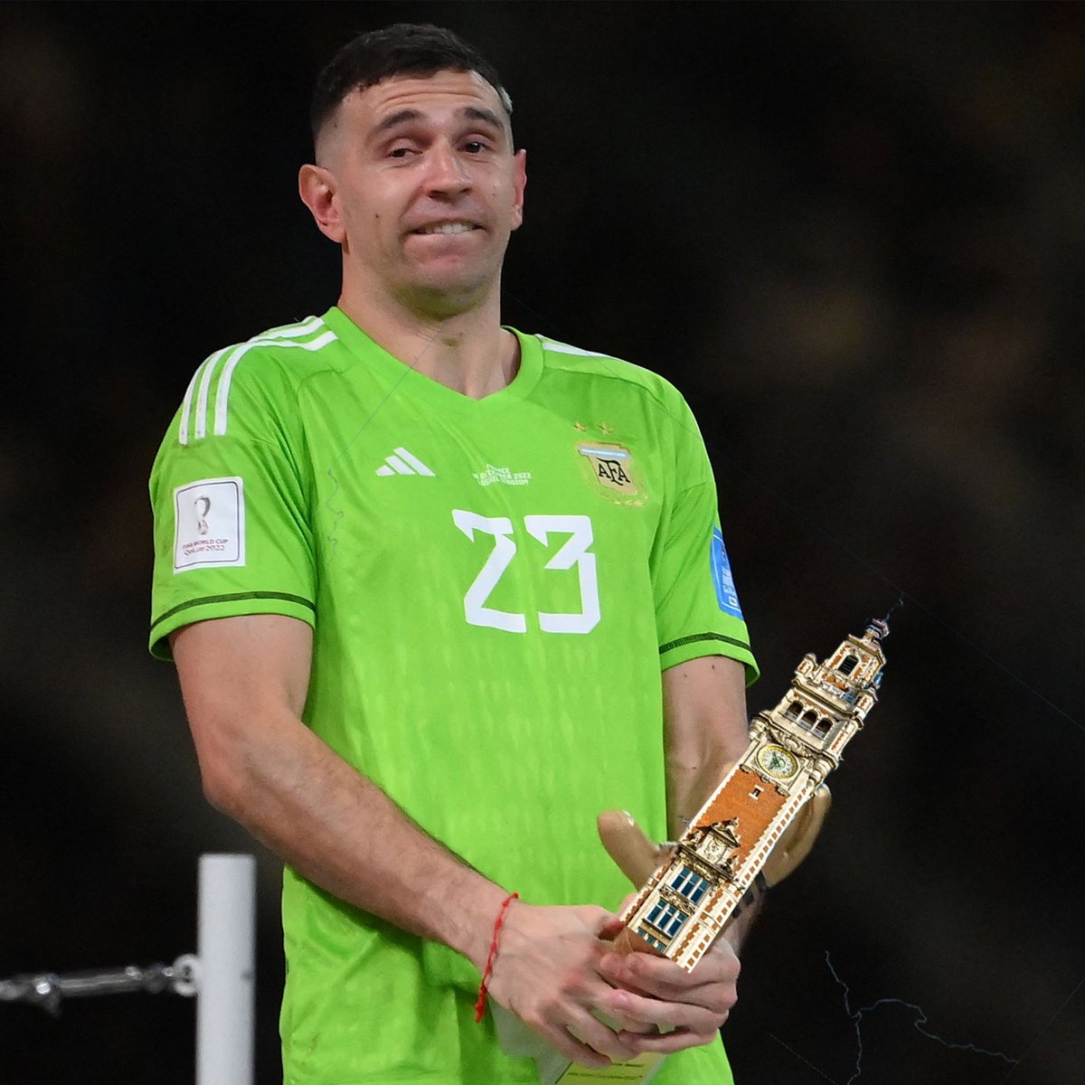 FFLose's tweet photo. Il abuse encore Martinez... https://t.co/QtyqroQnq3
