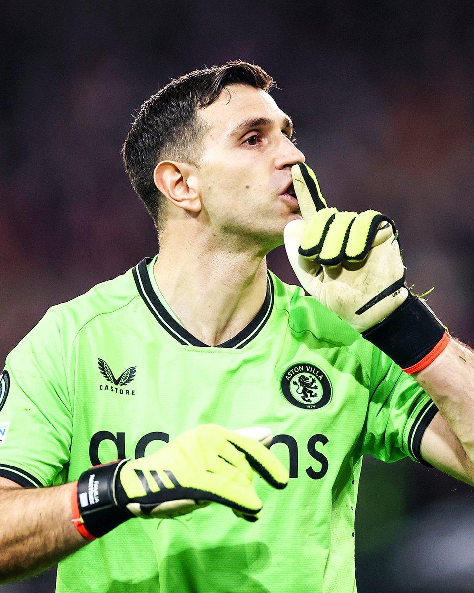 brfootball's tweet photo. ▪️ Two saves 
▪️ Shushed the crowd 
▪️ Received a second yellow during the shootout 
▪️ Danced after sealing the win 

Emi Martínez is VIBES in shootouts 😈 https://t.co/1vI2RVXUSc